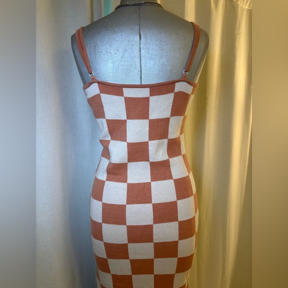 Soft Peach Cream Checkerboard Knit Midi Dress Minimalist Euro Summer Sz Medium - Picture 5 of 9